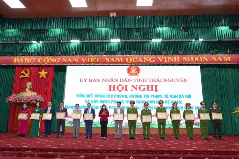 Xây dựng phong trào Toàn dân bảo vệ an ninh Tổ quốc và phong trào Toàn dân phòng cháy, chữa cháy năm 2025